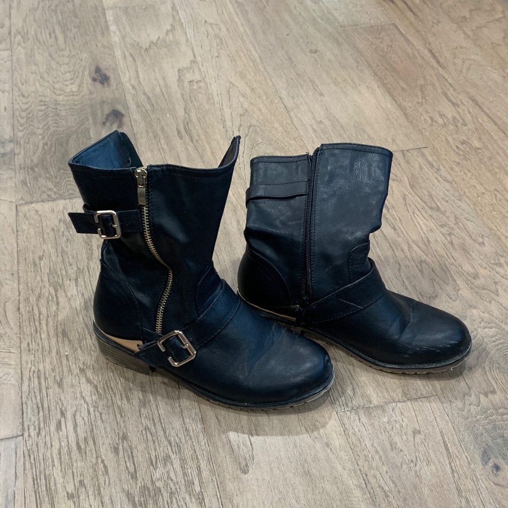 Nature Breeze Black Buckle Moto Ankle Boots Size 6